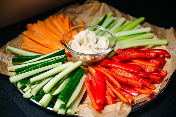 A,Platter,Of,Colorful,Vegetables,And,Creamy,Dip